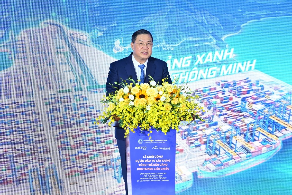 Le vice-Premier ministre permanent Pham Gia Tuc lors du lancement de la construction du port de Liên Chiêu. Photo: VOV
