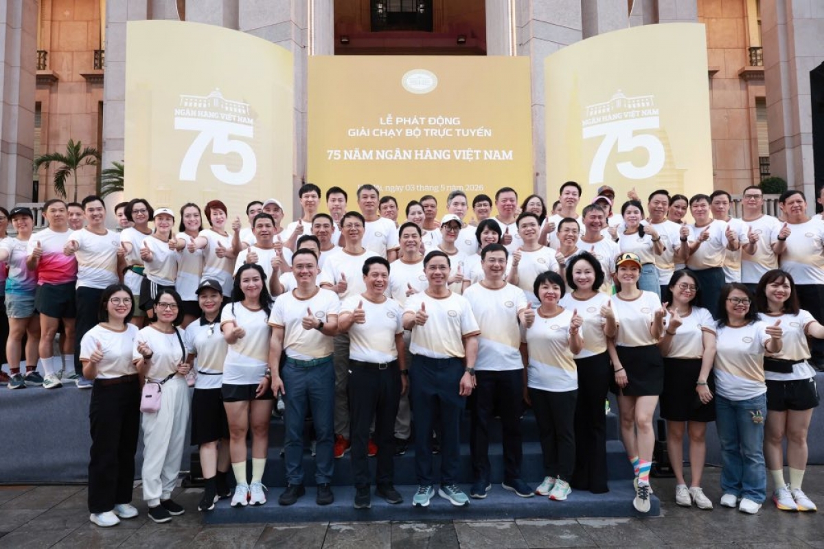 Die Mitarbeiter der vietnamesischen Staatsbank engagieren sich für den Online-Lauf. (Foto: laodong.vn)