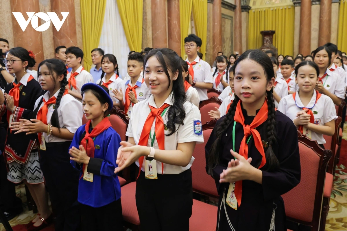 Các đội viên Đội thiếu niên Tiền phong tiêu biểu.