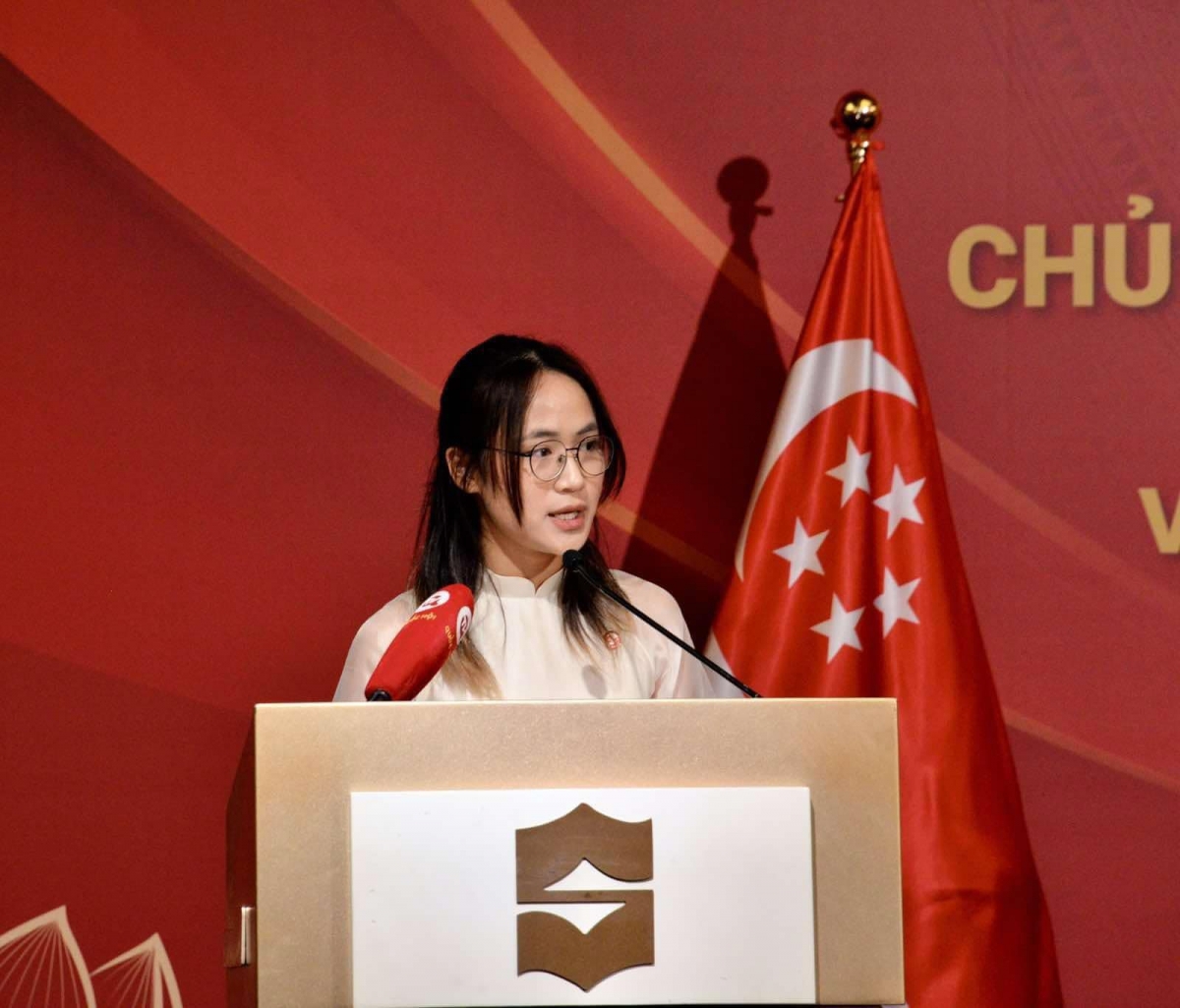 Chị Nguyễn Xuân Mai, Chủ tịch Hội sinh viên Việt Nam tại Singapore. Ảnh: FBNV
