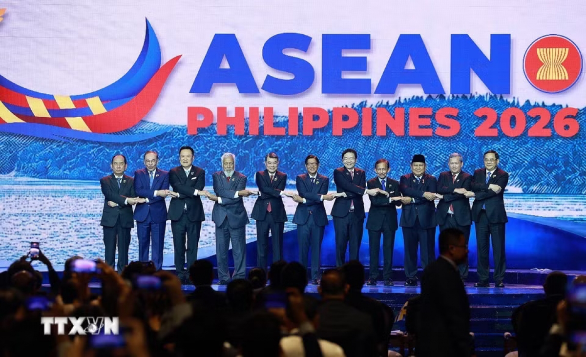 Sau lễ đón, Thủ tướng Lê Minh Hưng cùng Trưởng đoàn các nước ASEAN tham dự phiên khai mạc Hội nghị Cấp cao ASEAN lần thứ 48.