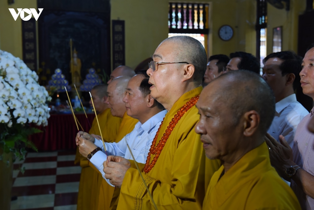 Lễ Phật Đản (hay còn gọi là Vesak) là một trong những dịp lễ quan trọng trong Phật giáo, kỷ niệm ngày Đức Phật Thích Ca Mâu Ni đản sinh.