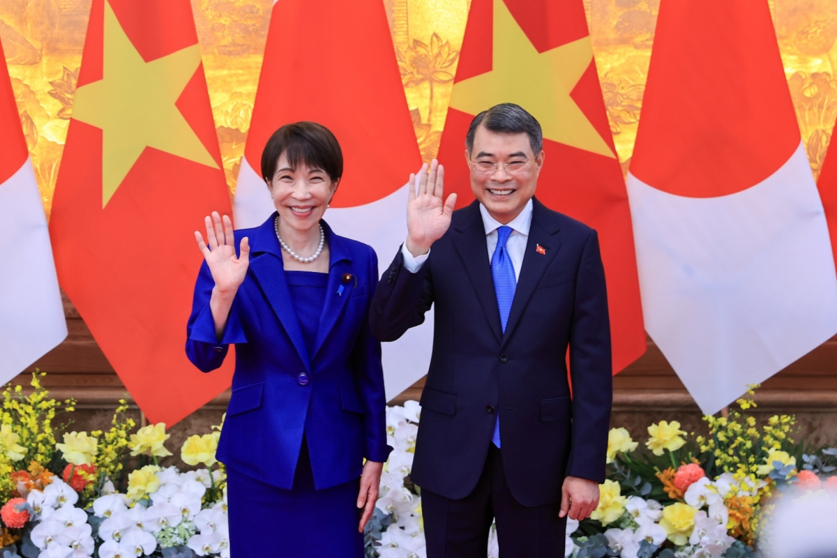 日本の高市早苗首相とレ・ミン・フン首相（写真： VGP/Nhật Bắc）