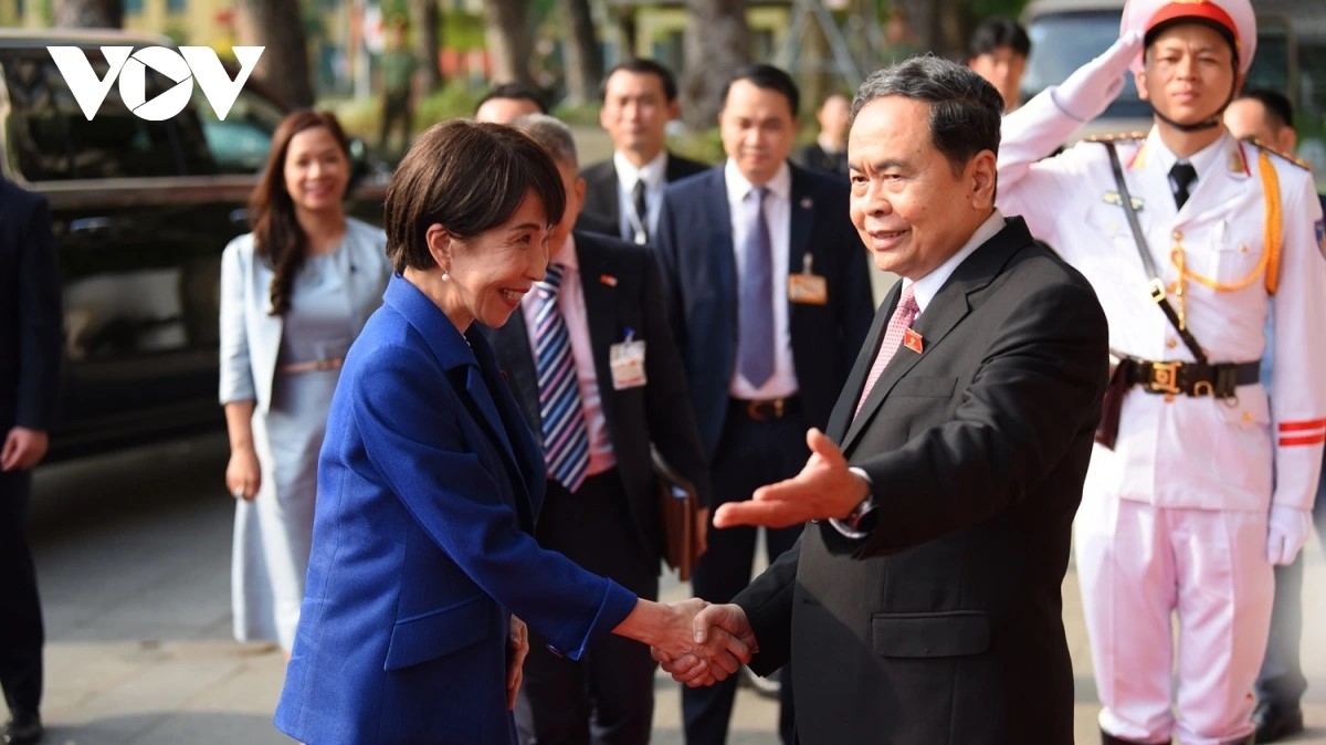 Chủ tịch Quốc hội Trần Thanh Mẫn đón Thủ tướng Nhật Bản Takaichi Sanae tại Nhà Quốc hội.
