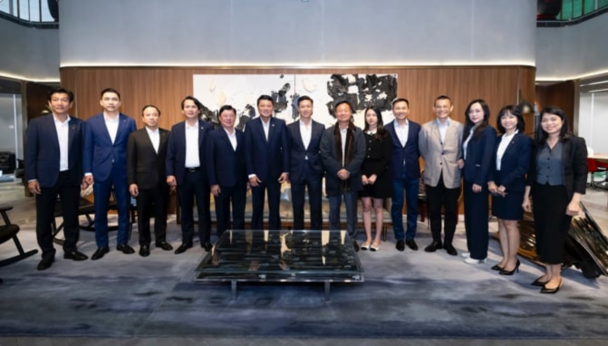 Senior BIDV leaders visit Gaw Capital Partners’s headquarters