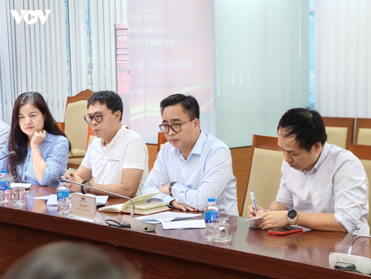 Ông Phạm Mạnh Hùng, Phó Tổng Giám đốc Đài Tiếng nói Việt Nam (VOV) phát biểu tại buổi làm việc. Ảnh: Đinh Trung