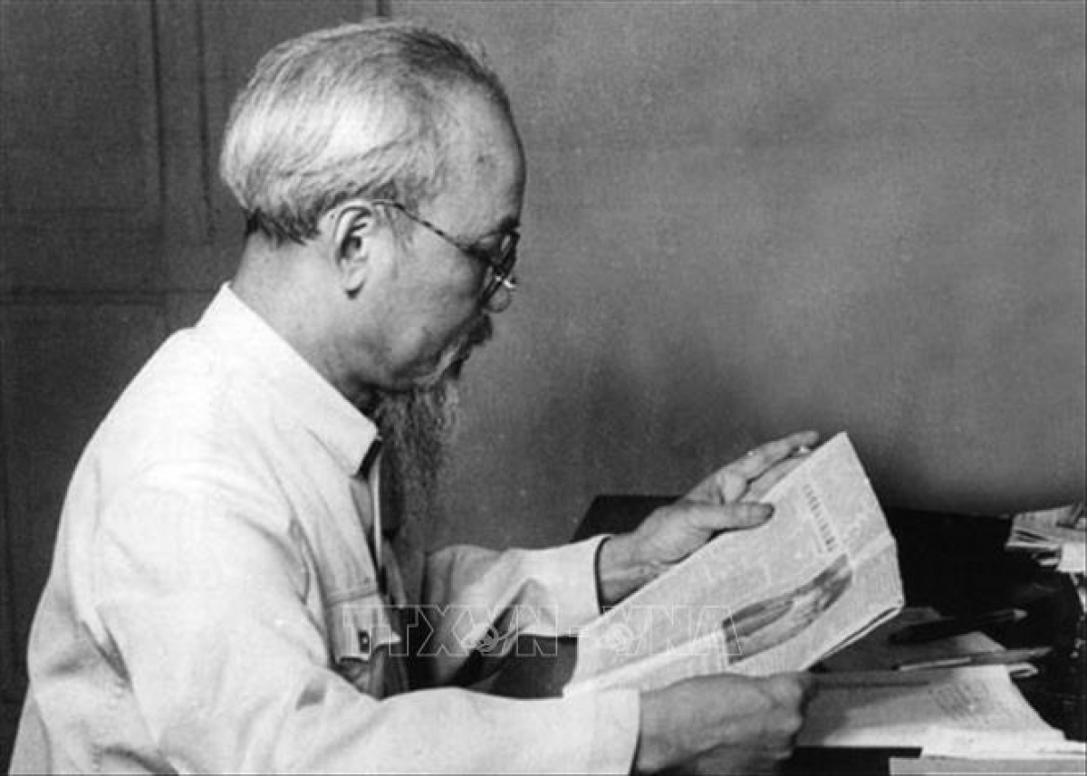 Präsident Ho Chi Minh ist eine unerschöpfliche Inspirationsquelle für viele Künstler und Schriftsteller. (Foto: Archiv/VNA)