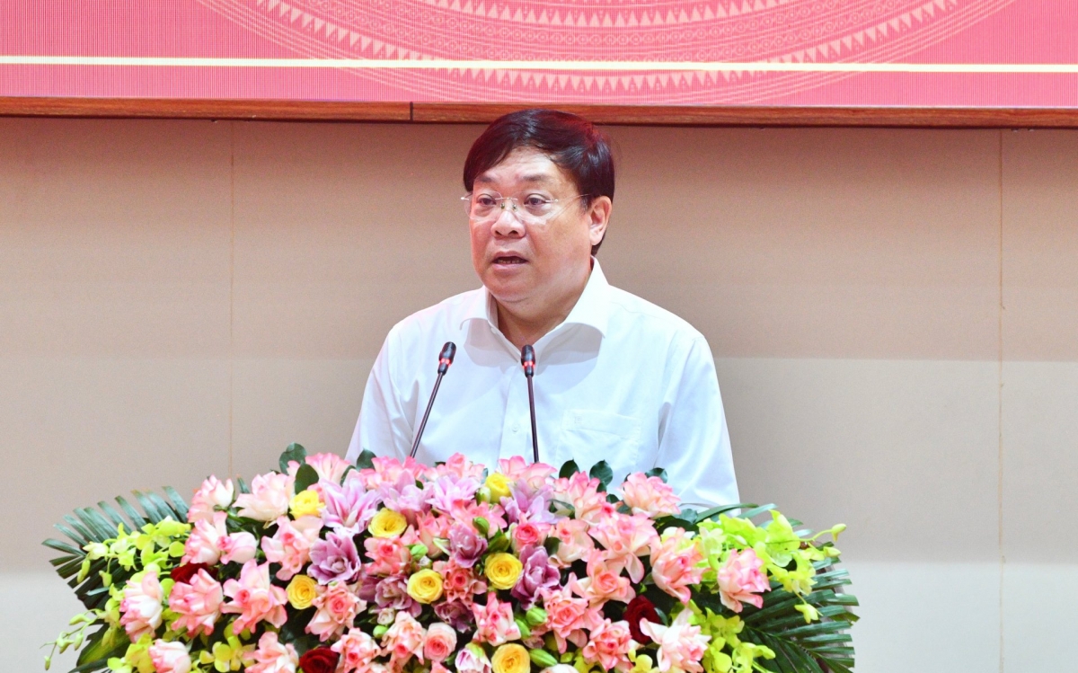 Ketua Komite Rakyat Provinsi Dong Thap, Pham Thanh Ngai, berbicara pada temu kerja. Foto: VOV