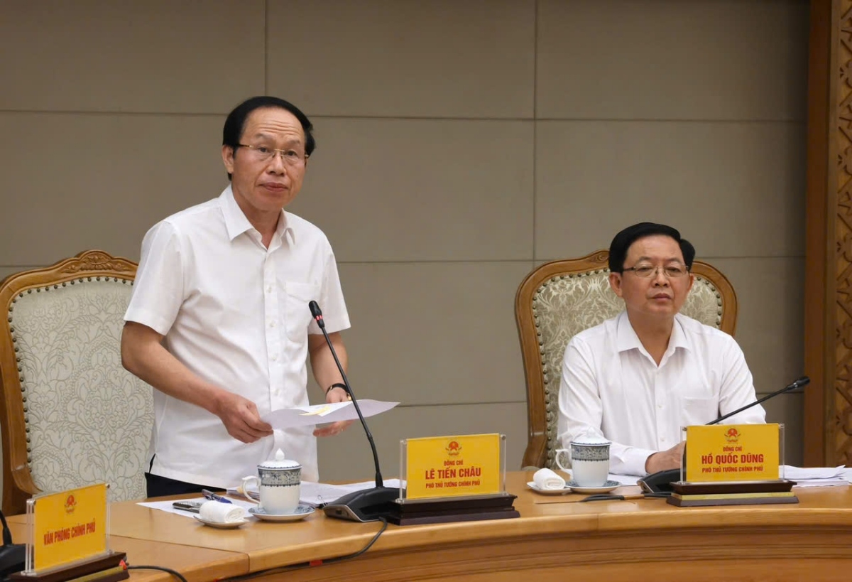 Deputy Prime Minister Le Tien Chau speaks at the meeting. (Photo: Van Hong/VOV1)