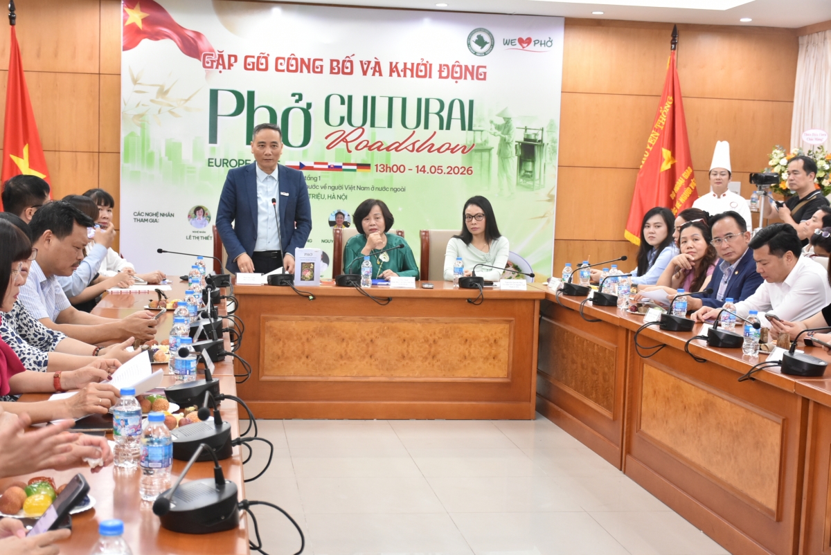 Ông Mai Hải Lâm, kiều bào Ba Lan, Chủ tịch Hội "We love Phở" phát biểu tại lễ công bố và khởi động Hành trình Phở Cultural Roadshow Europe 2026. 