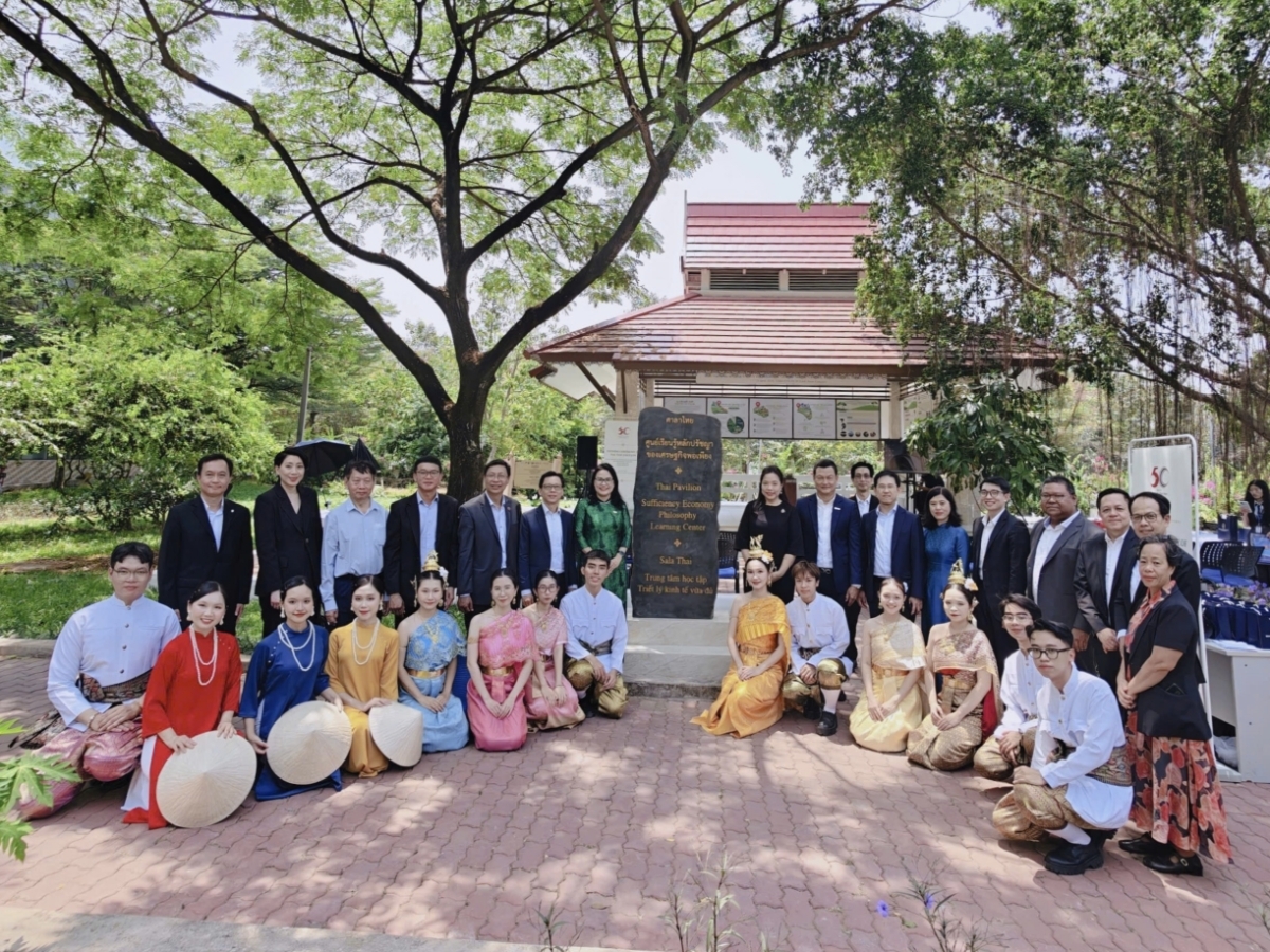 ภาพการเปิด “ศาลาไทย (Thai Pavilion)” ณ มหาวิทยาลัยสังคมศาสตร์และมนุษยศาสตร์ (USSH) มหาวิทยาลัยแห่งชาติ นครโฮจิมินห์ (https://vneconomy.vn/)