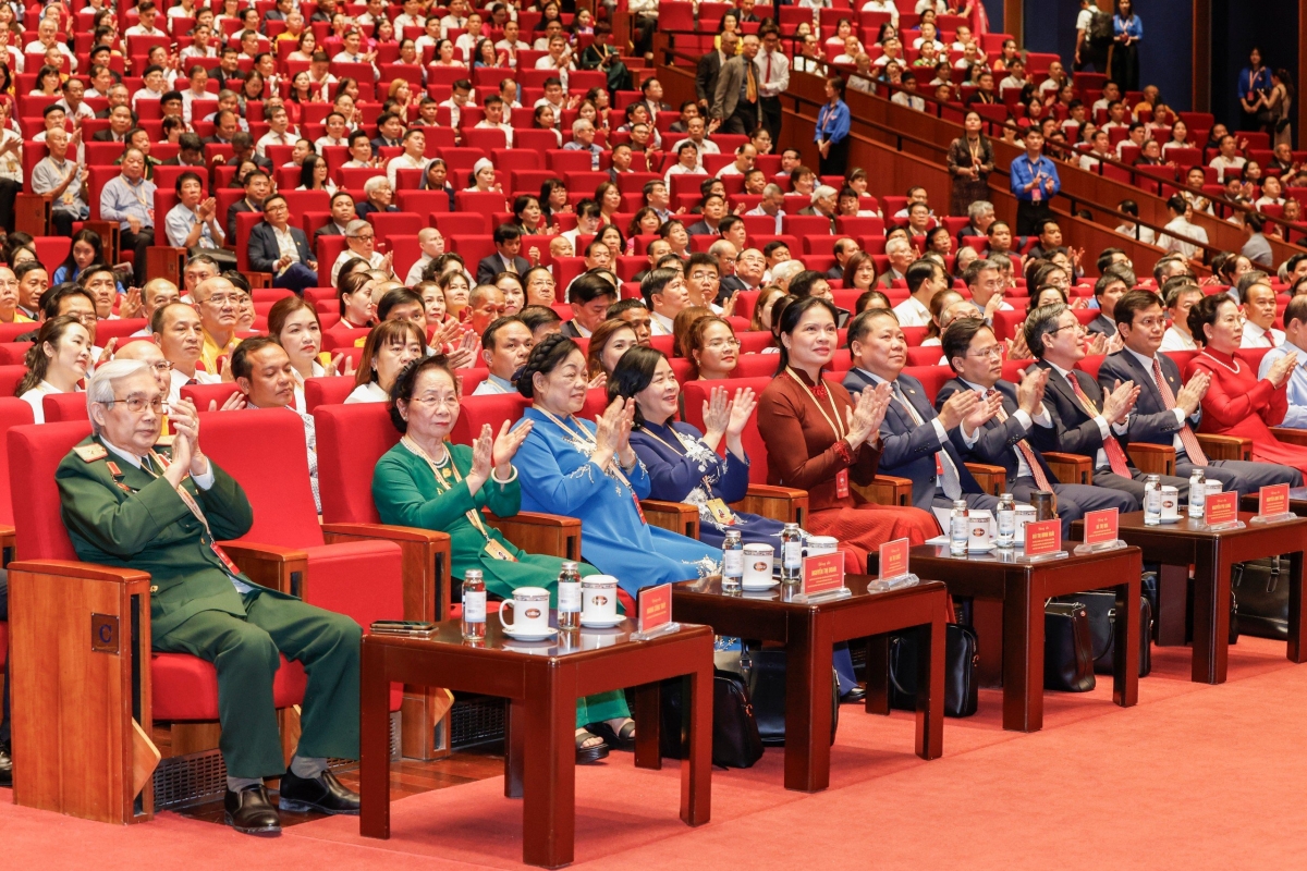 Lãnh đạo Đảng, Nhà nước và các đại biểu dự Đại hội.
