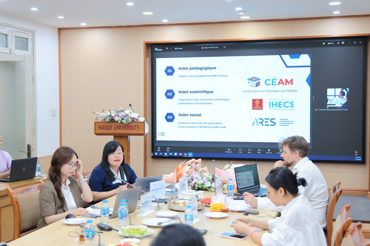 Nguyên Yên Nhi présente les trois volets du partenariat HANU-IHECS: pédagogique, scientifique et social. Photo: Université de Hanoi