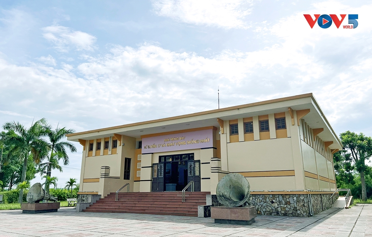 อาคารจัดแสดงโบราณสถานประวัติศาสตร์สองฝั่งเหี่ยนเลือง ซึ่งเก็บรักษาโบราณวัตถุอันล้ำค่าจากช่วงสงครามอันดุเดือดในจังหวัดกว๋างจิ