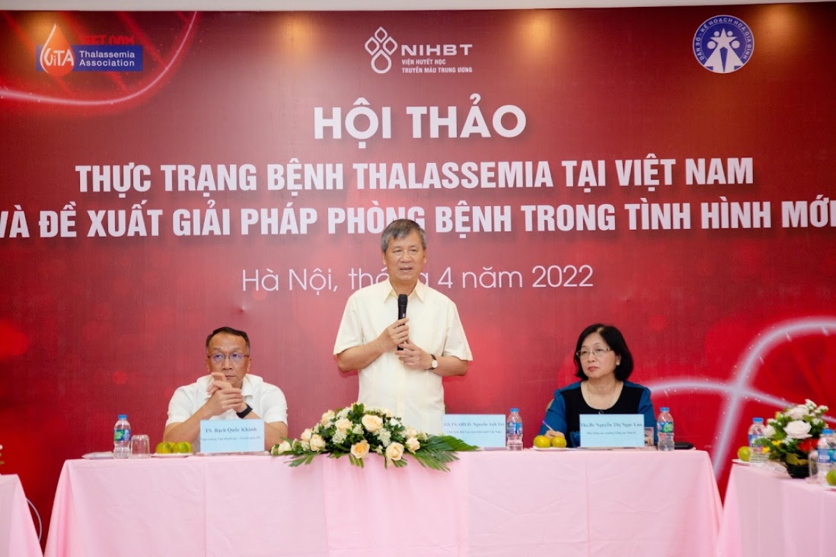 Un seminario sobre la realidad de la talasemia y las medidas preventivas de esta enfermedad en Vietnam, celebrado en Hanói en 2022. Foto: vienhuyethoc.vn