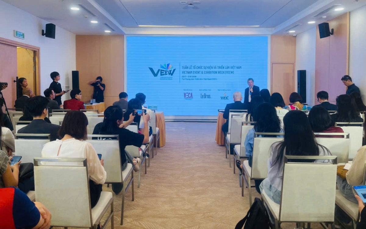 The Vietnam Exhibition Fair and Event Association holds a press conference in Hanoi to announce its event. (Photo: Ngoc Anh/ VOV) 