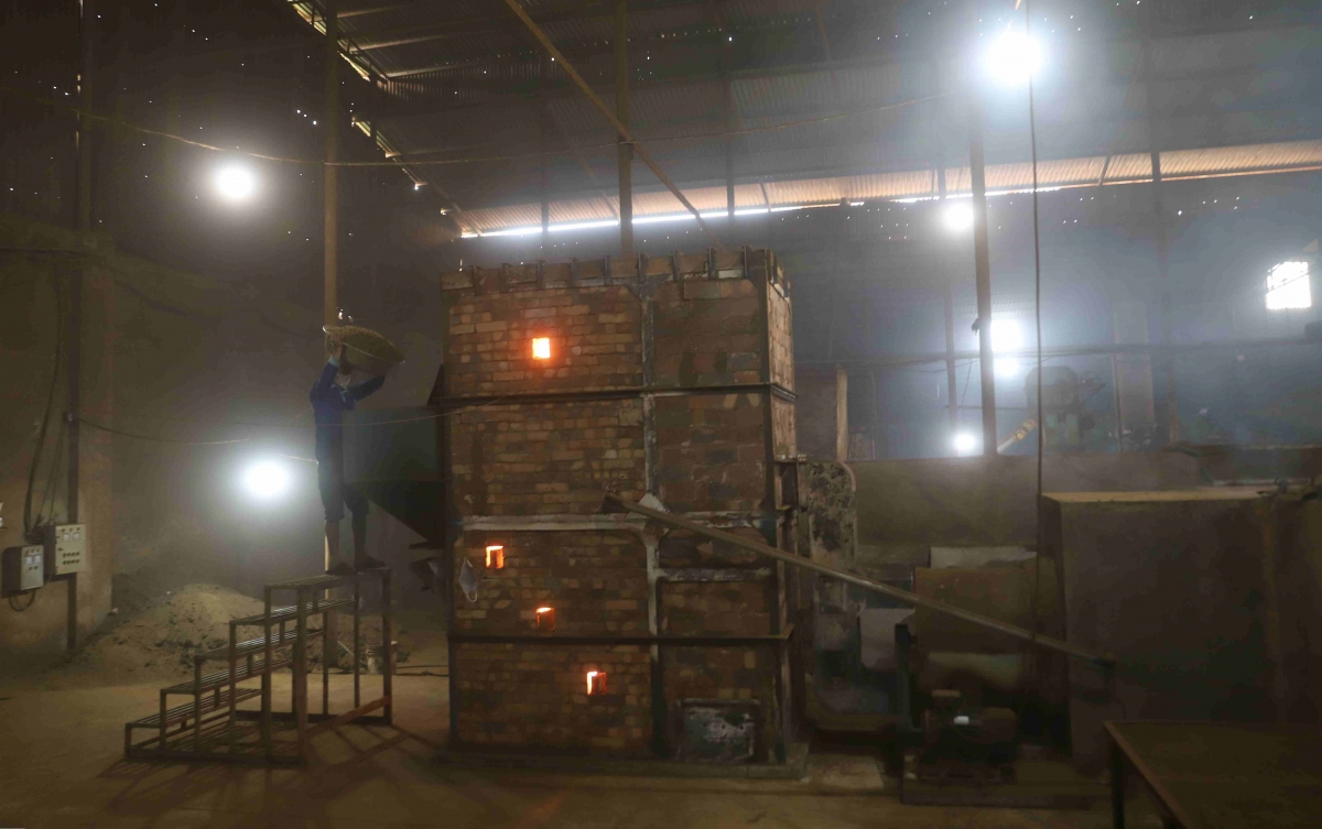 With drying systems, the beans are more uniform, less likely to develop mold, and the quality is more stable (Photo: VOV)