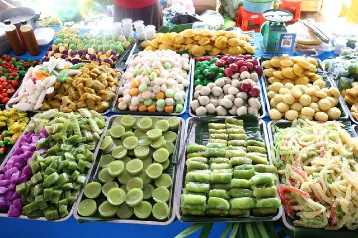 Beragam kue dalam Festival Kue Rakyat Nam Bo Menyebarkan Cita Rasa Khas Vietnam Selatan (Foto: thanhnien.vn)