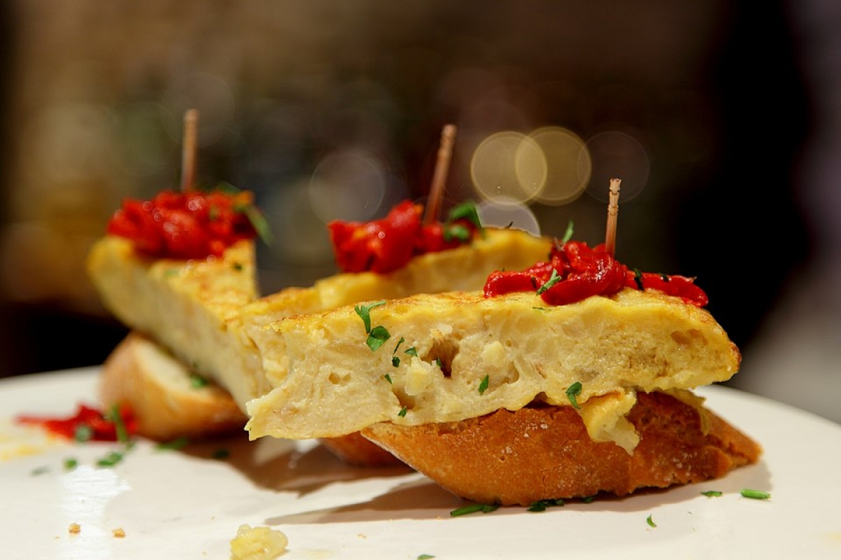 Pintxo is popular in the Basque country. (Photo: flydime/Wikimedia Commons)