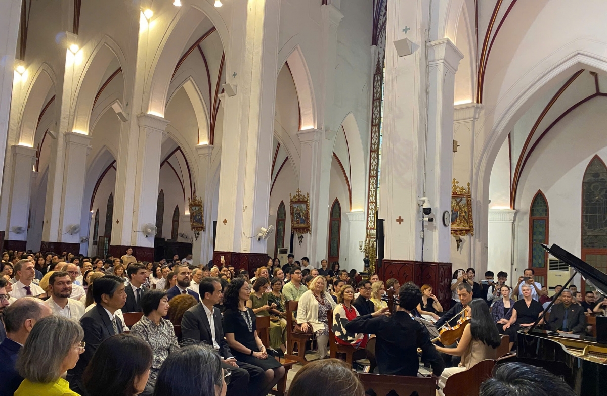 Well-known works by composer and pianist Manuel de Falla are played by Spanish Quartet Helmántica during a concert in Hanoi on May 7, 2026. The event was jointly organized by the Spanish Embassy and Hanoi Cathedral. (Photo: Spanish Embassy)