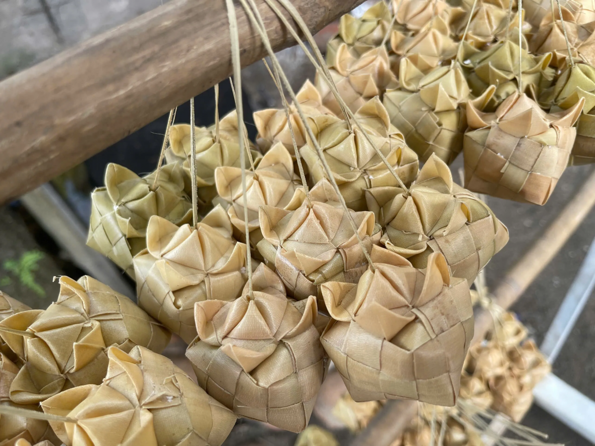 お菓子「カトゥム」、ザクロの花に似た形が特徴。祭りの際によく供され、家族の繁栄や幸福、団らんへの願いが込められている（写真：Lê Hoàng/VOV.VN）