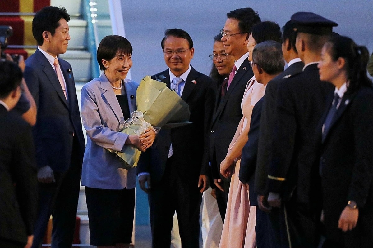 政治外交方面，两国政治互信不断增强，通过党、国家和国会等渠道的各层级交流与互动日益密切。