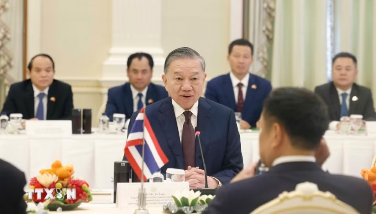 เลขาธิการใหญ่พรรค ประธานประเทศ โตเลิม ในการหารือข้อราชการ(TTXVN)