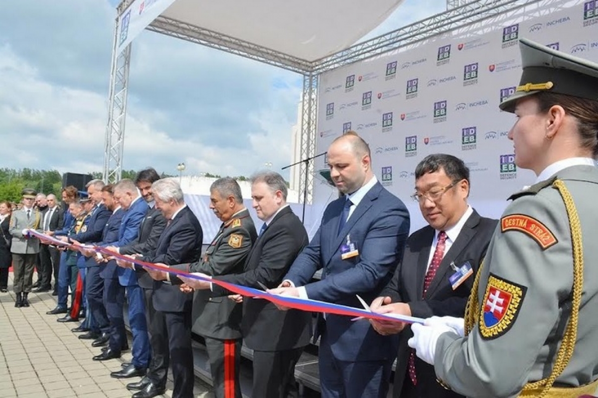 <br>
​Inauguration de l’Exposition internationale de technologies de défense et de sécurité. Photo: Ambassade du Vietnam en Slovaquie