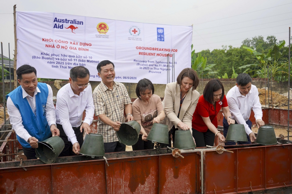 Khởi công xây dựng nhà ở hộ gia đình. Ảnh UNDP Việt Nam.