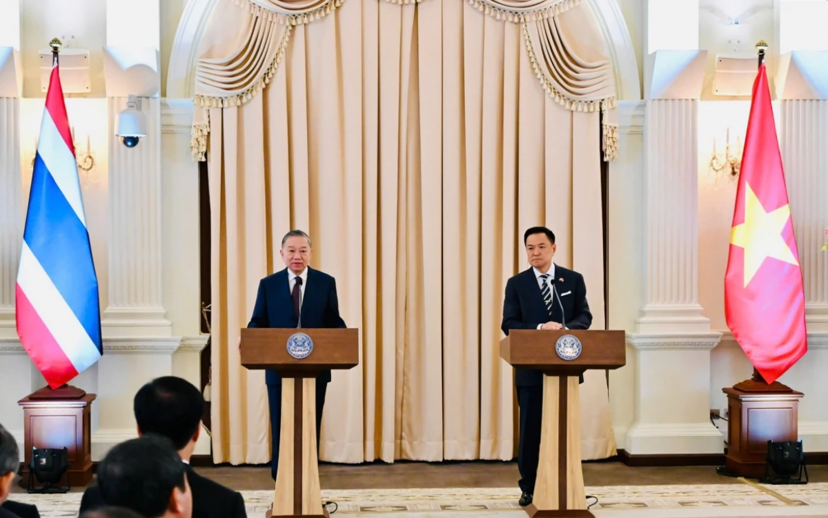 ผู้นำทั้งสองประกาศในการแถลงข่าวต่อสื่อมวลชน