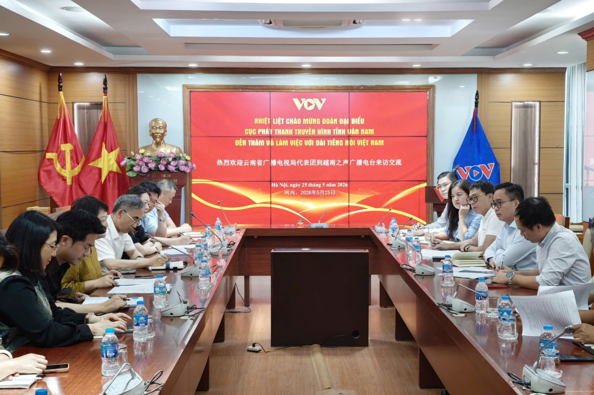 Toàn cảnh buổi làm việc.