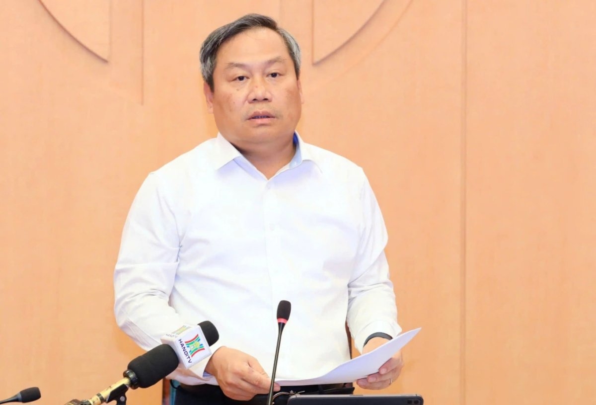 ハノイ市人民委員会のブー・ダイ・タン委員長、2026年5月27日、社会住宅および賃貸住宅プロジェクト着工に関する党中央の指示実施状況報告会議に出席（写真：nhandan.vn）