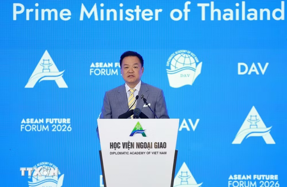 นายกรัฐมนตรีไทย อนุทิน ชาญวีรกูล กล่าวปราศรัยในพิธีเปิดฟอรั่มอนาคตแห่งอาเซียน(Photo: TTXVN)