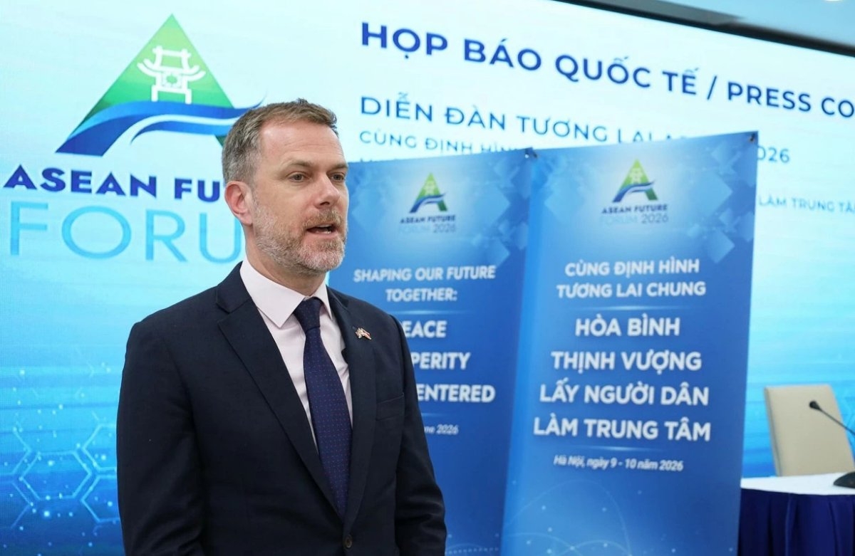 英国驻越南副大使亚历克斯·斯特鲁格内尔