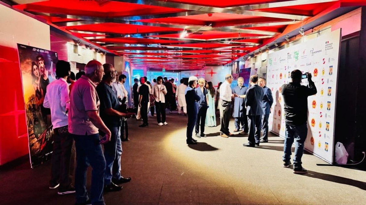 Der Film “Pfirsichblüten, Pho und Klavier” beim Francophonie Film Mela 2026 vorgestellt. (Foto: baovanhoa.vn)