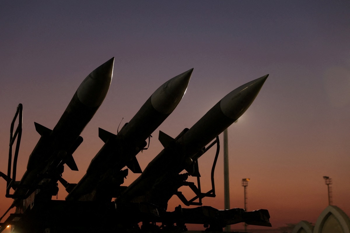 Des missiles iraniens sont exposés au musée des Forces aérospatiales du Corps des gardiens de la révolution islamique (CGRI), à Téhéran, le 12 novembre 2025. Photo: Majid Asgaripour/WANA/REUTERS