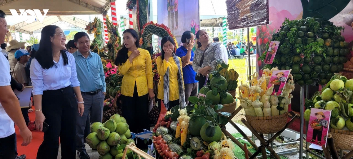 Các đơn vị tham gia hội thi trái cây ngon tại Lễ hội trái cây Đồng Tháp lần 1.