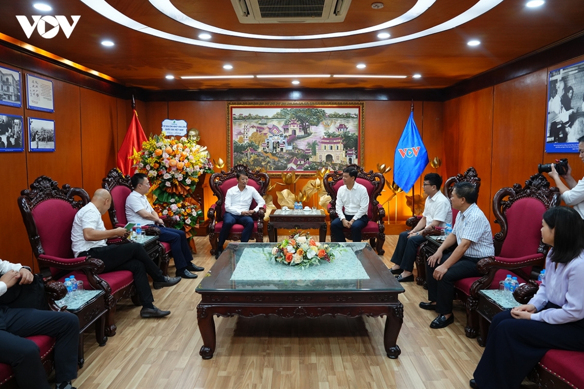 Ông Trần Hồng Nam, thành viên Hội đồng thành viên tập đoàn Công nghiệp - Năng lượng (Petrovietnam) đánh giá cao sự đồng hành của các cơ quan báo chí, trong đó có Đài Tiếng nói Việt Nam, đã góp phần nâng cao nhận thức xã hội, tạo sự đồng thuận trong quá trình triển khai các nhiệm vụ phát triển năng lượng, bảo đảm an ninh năng lượng quốc gia.