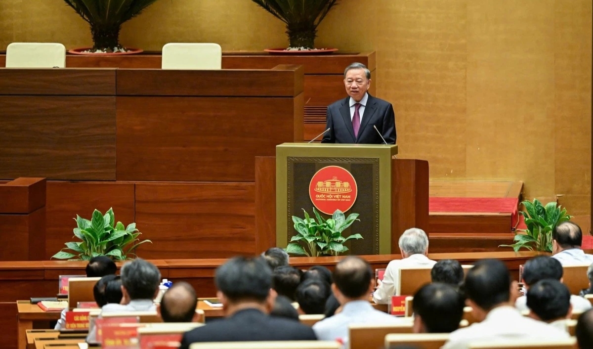 Party General Secretary and State President To Lam at the meeting to disseminate the Politburo's Resolution 6 on the implementation of the 14th National Party Congress’s foreign policy.  (Photo: VOV)