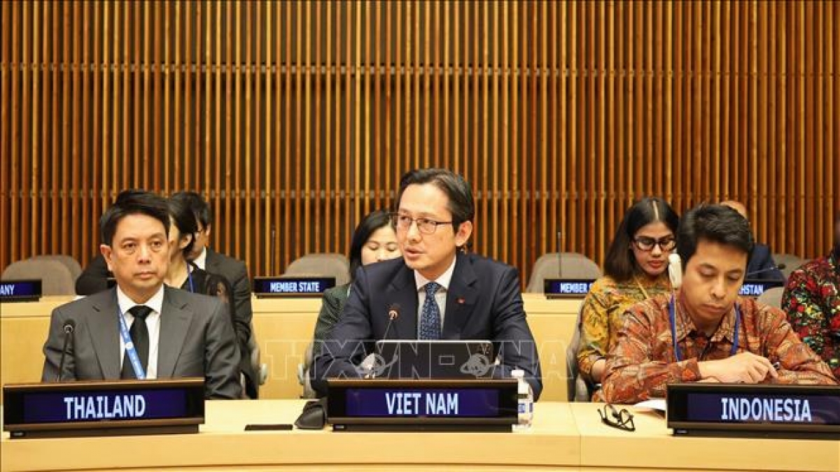 Ambassador Do Hung Viet, Vietnam's Permanent Representative to the United Nations, speaks at the ceremony. (Photo: VNA)