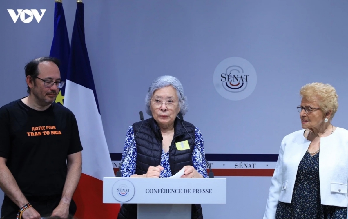 นาง เจิ่นโต๊งาในการแถลงข่าวต่อสื่อมวลชน 