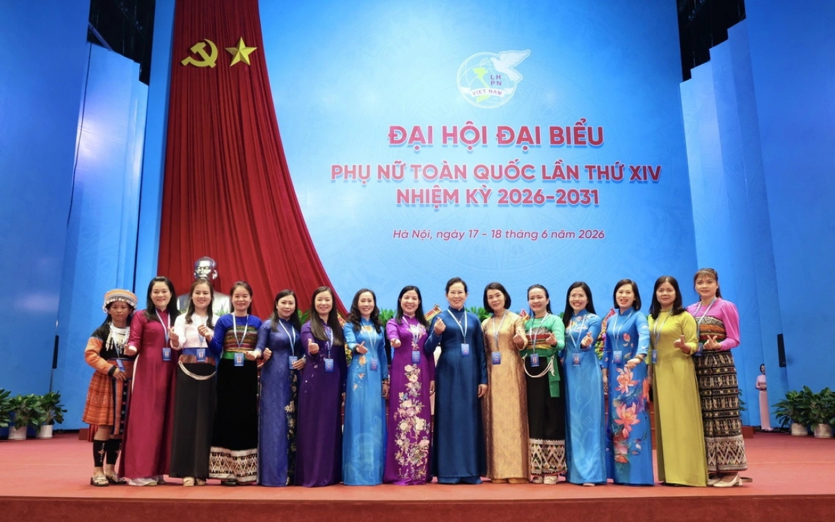 Para delegasi menghadiri Kongres Nasional XIV Perempuan Vietnam (Foto: Thu Ha/phunuvietnam.vn)