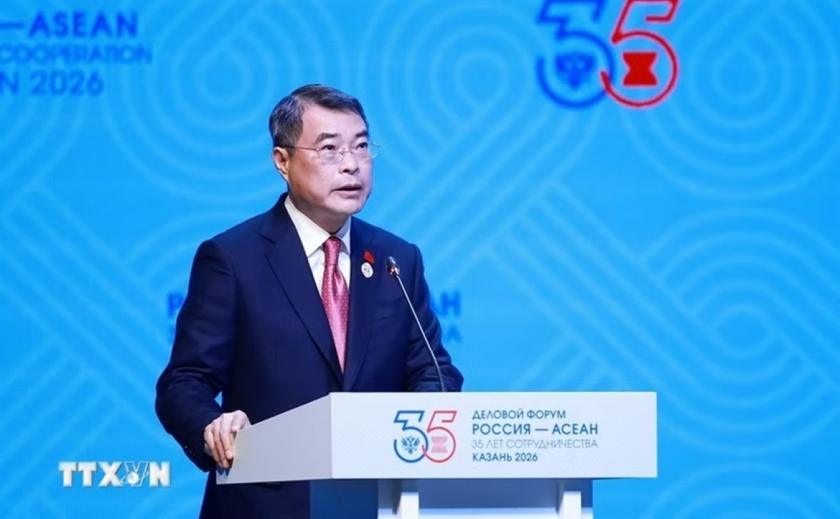 Prime Minister Le Minh Hung attends and delivers a speech at the opening ceremony of the ASEAN-Russia Business Forum themed "Partnership Without Borders" (Photo: VNA)
