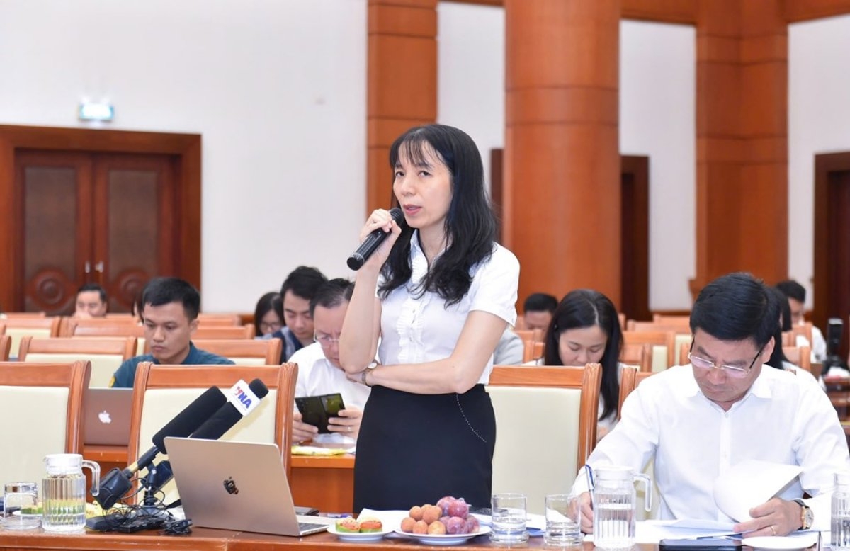 Dao Thanh Huong, Deputy Director of the Foreign Investment Agency at the Ministry of Finance speaks at the Ministry's press conference on July 17, 2026 (Photo: MOF)