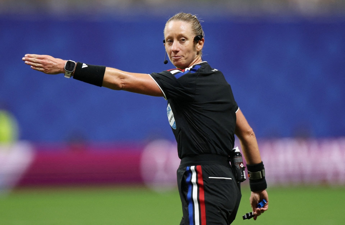L’arbitre Tori Penso lors du match entre la République tchèque et l’Afrique du Sud au stade d’Atlanta, à Atlanta (Géorgie), aux États-Unis, le 18 juin 2026. Photo: REUTERS / Siphiwe Sibeko