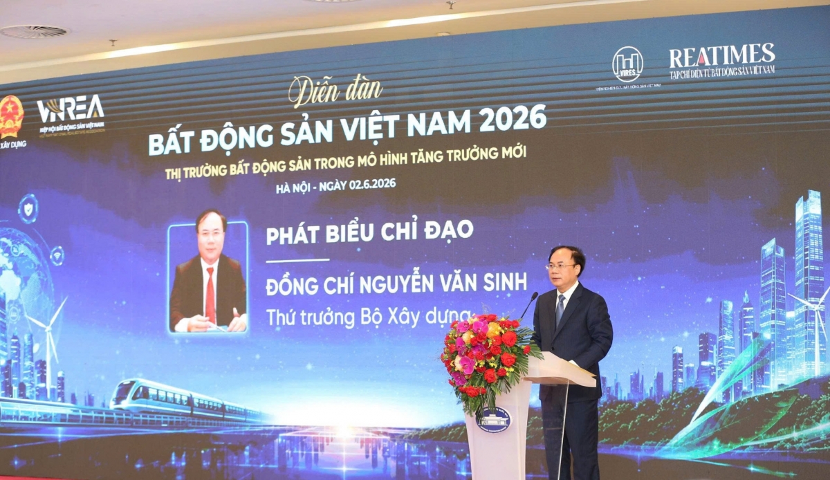 Thứ trưởng Bộ Xây dựng Nguyễn Văn Sinh phát biểu tại Diễn đàn - Ảnh: BTC