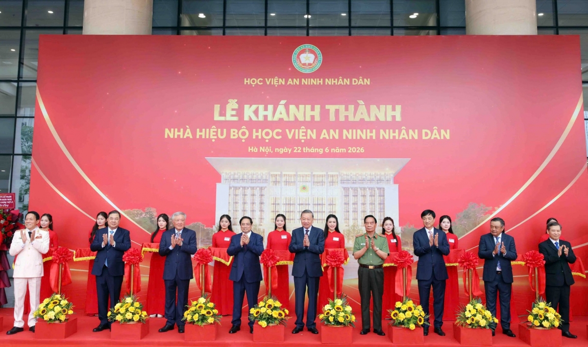 Sekjen sekaligus Preisden To Lam menghadiri upacara peresmian Gedung Rektorat Akademi Keamanan Rakyat (Foto: Kementerian Keamanan Publik)