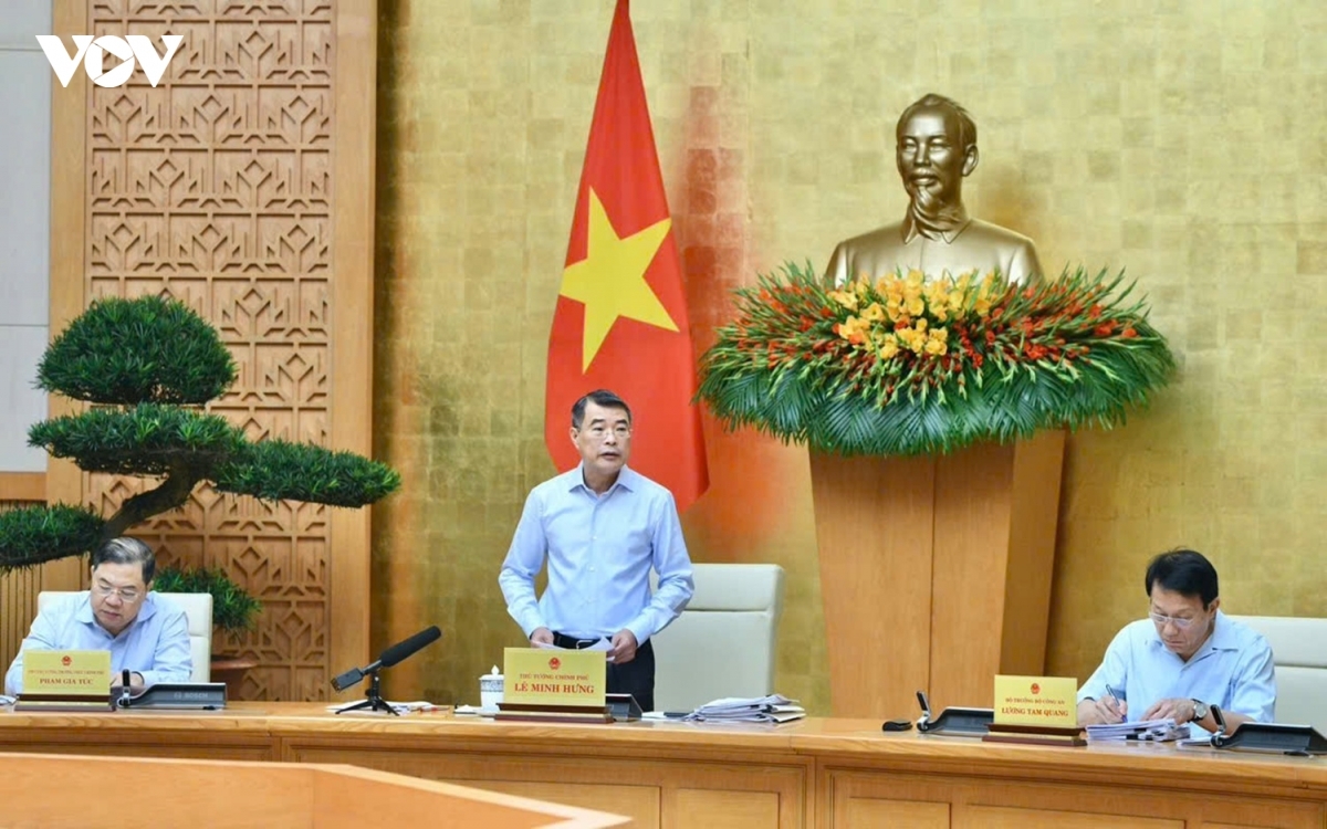 PM Le Minh Hung berbicara pada Sidang tersebut 