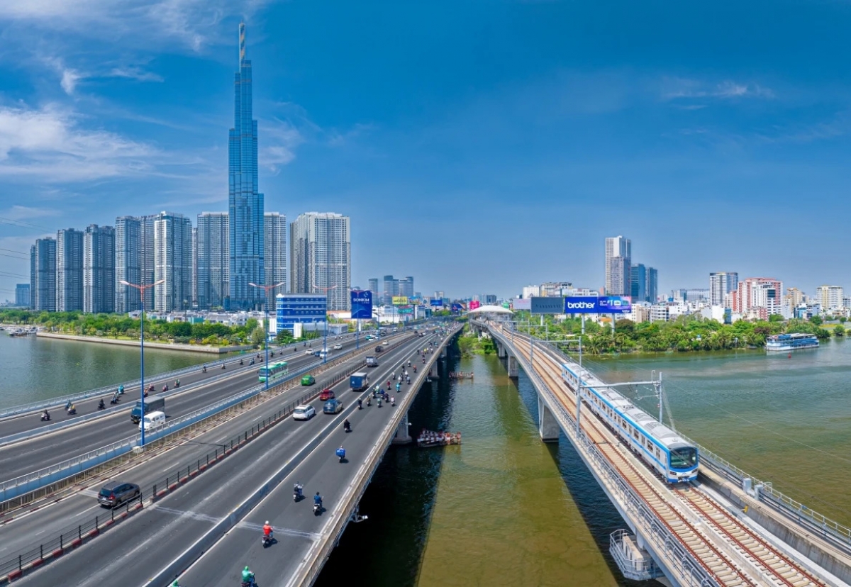 ベトナムと日本との協力の象徴の一つであるホーチミン市の都市鉄道１号線（写真：VOV）