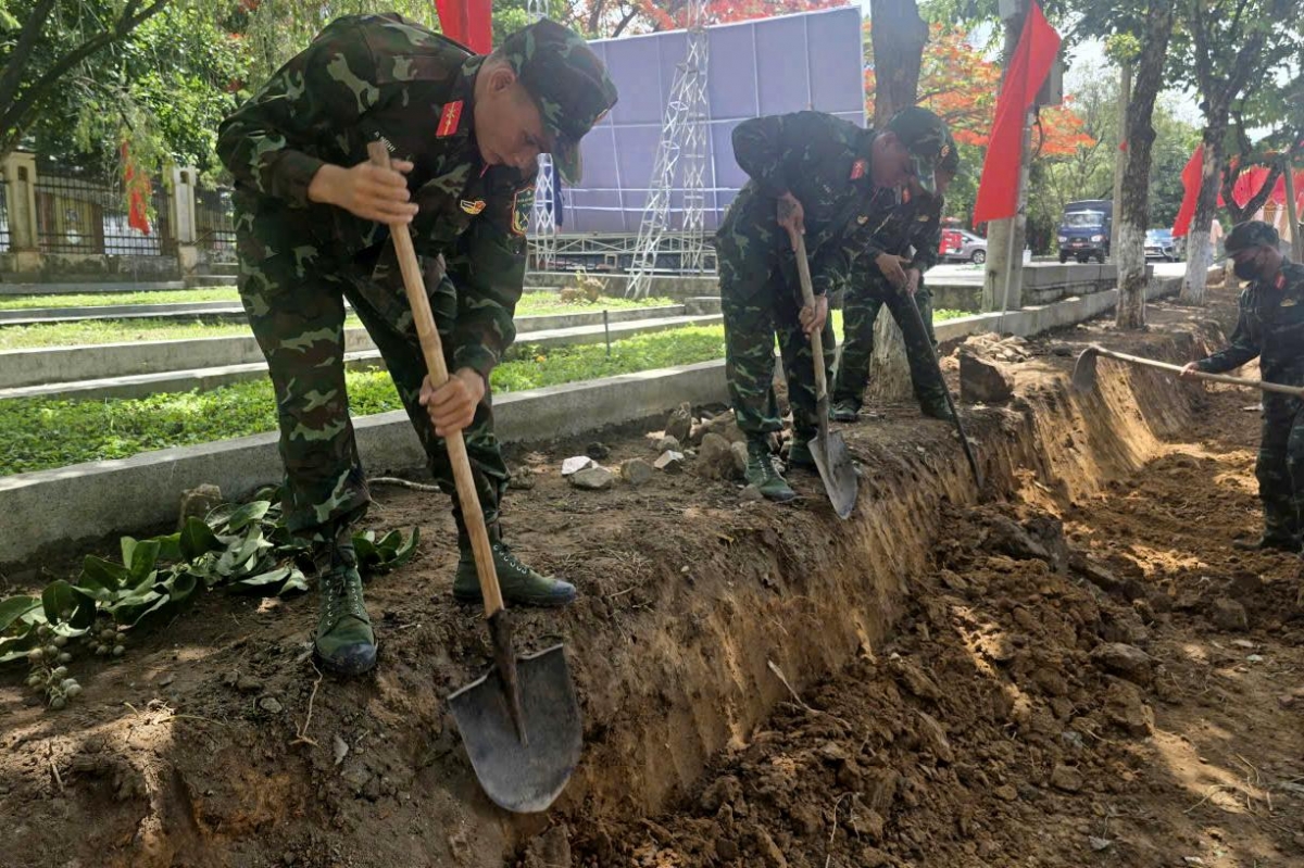 Search area for fallen soldiers’ remains on Truong Chinh Street, Dak Cam Ward, Quang Ngai Province (Photo: Ty Huynh)